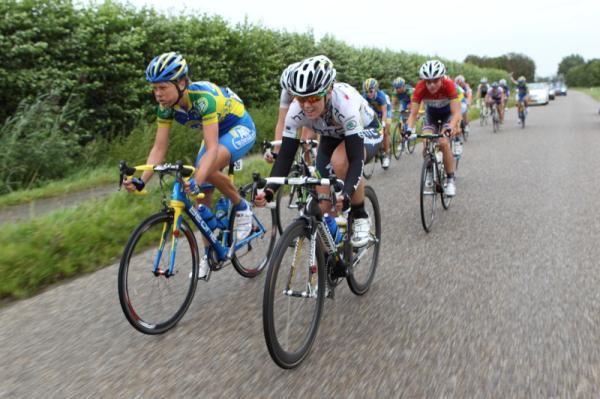 Chloe Hosking (HTC-HighRoad) and Irene Van Den Broek (AA Drink) at the front of the break