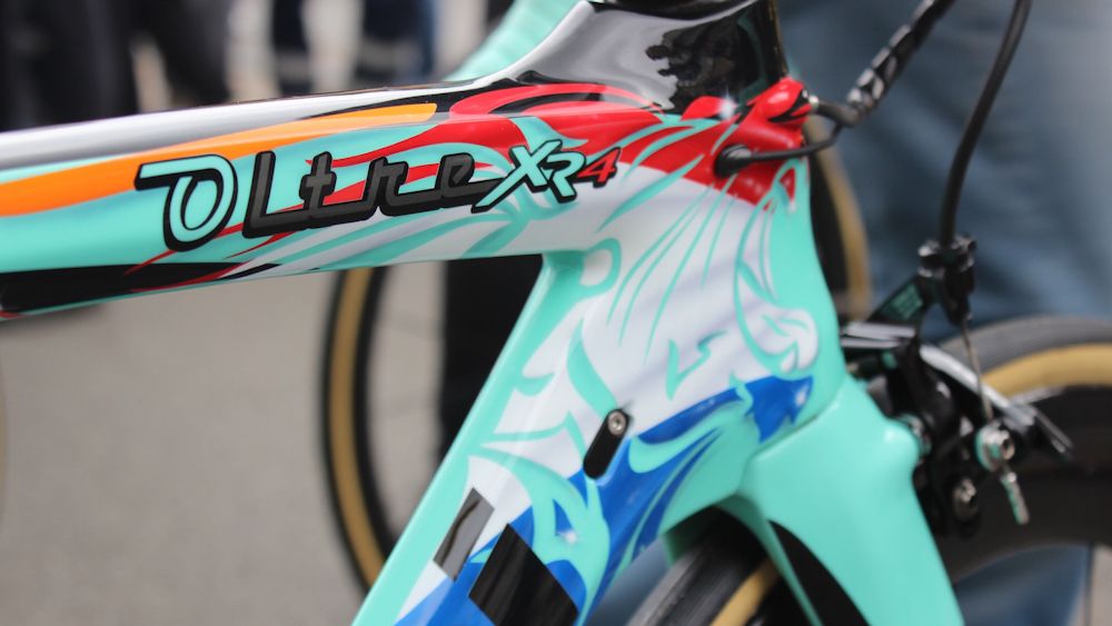 Dylan Groenewegen is the Dutch National Champion and the custom painted frame features the nation's flag, colours and a lion to represent the Dutch Republic