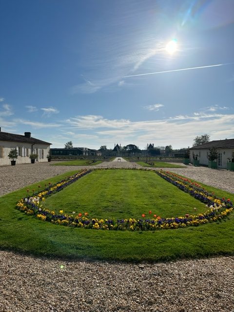 The beautiful lawn at Ch&amp;acirc;teau Branaire-Ducru