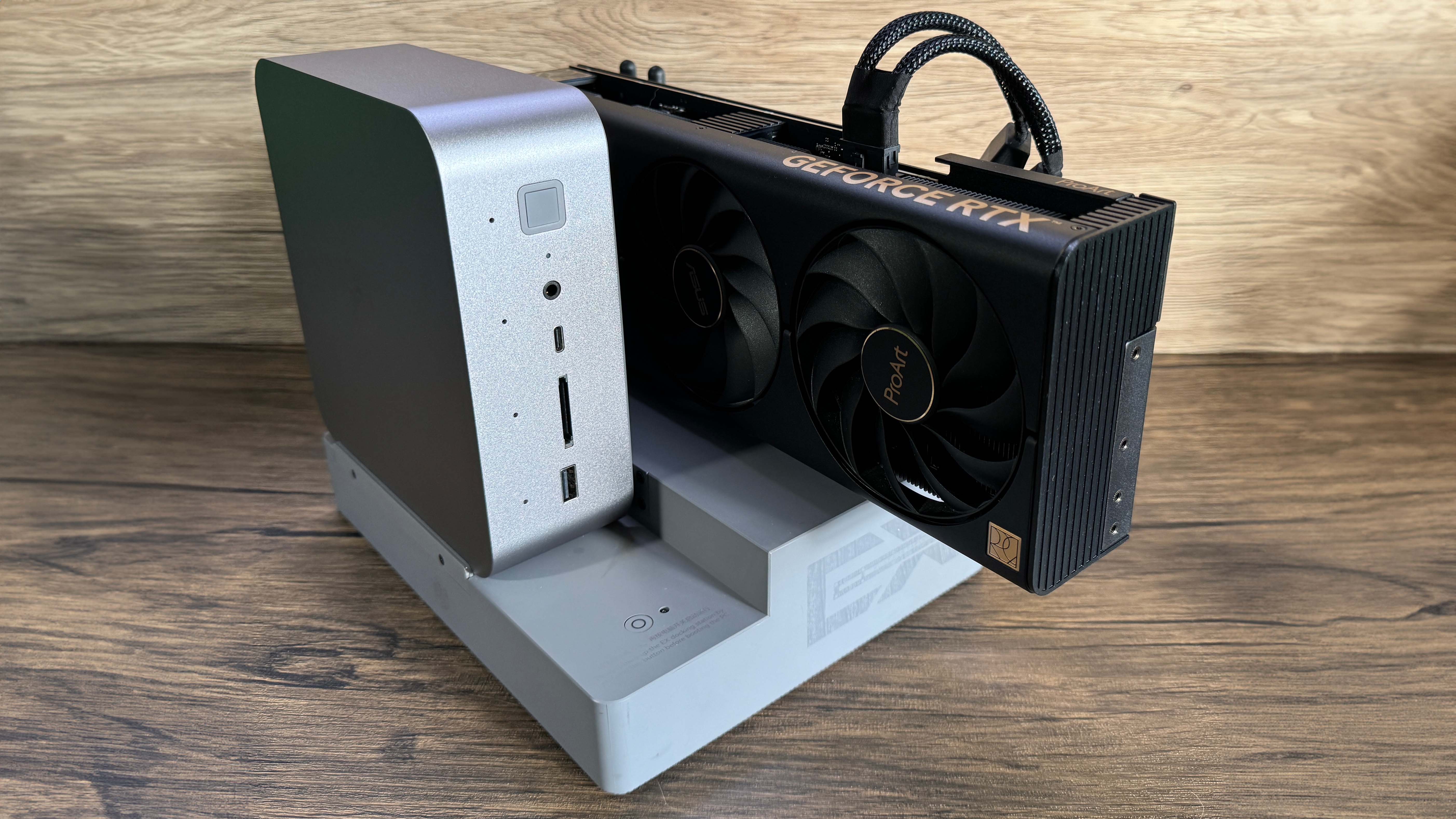 Interfaz de GPU externa Thunderbolt vs OCuLink apagada o: Por qué no tocaría Thunderbolt con una barcaza para jugar