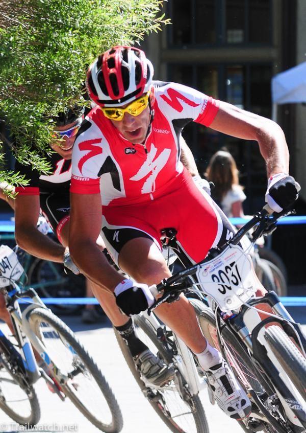 Todd Wells (Specialized) tried everything to lose Trebon including riding under low branches.