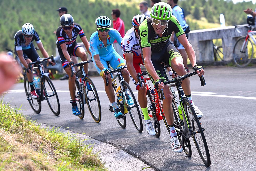 Ryder Hesjedal (Cannondale-Garmin) lead the late breakaway at the Clasica San Sebastian
