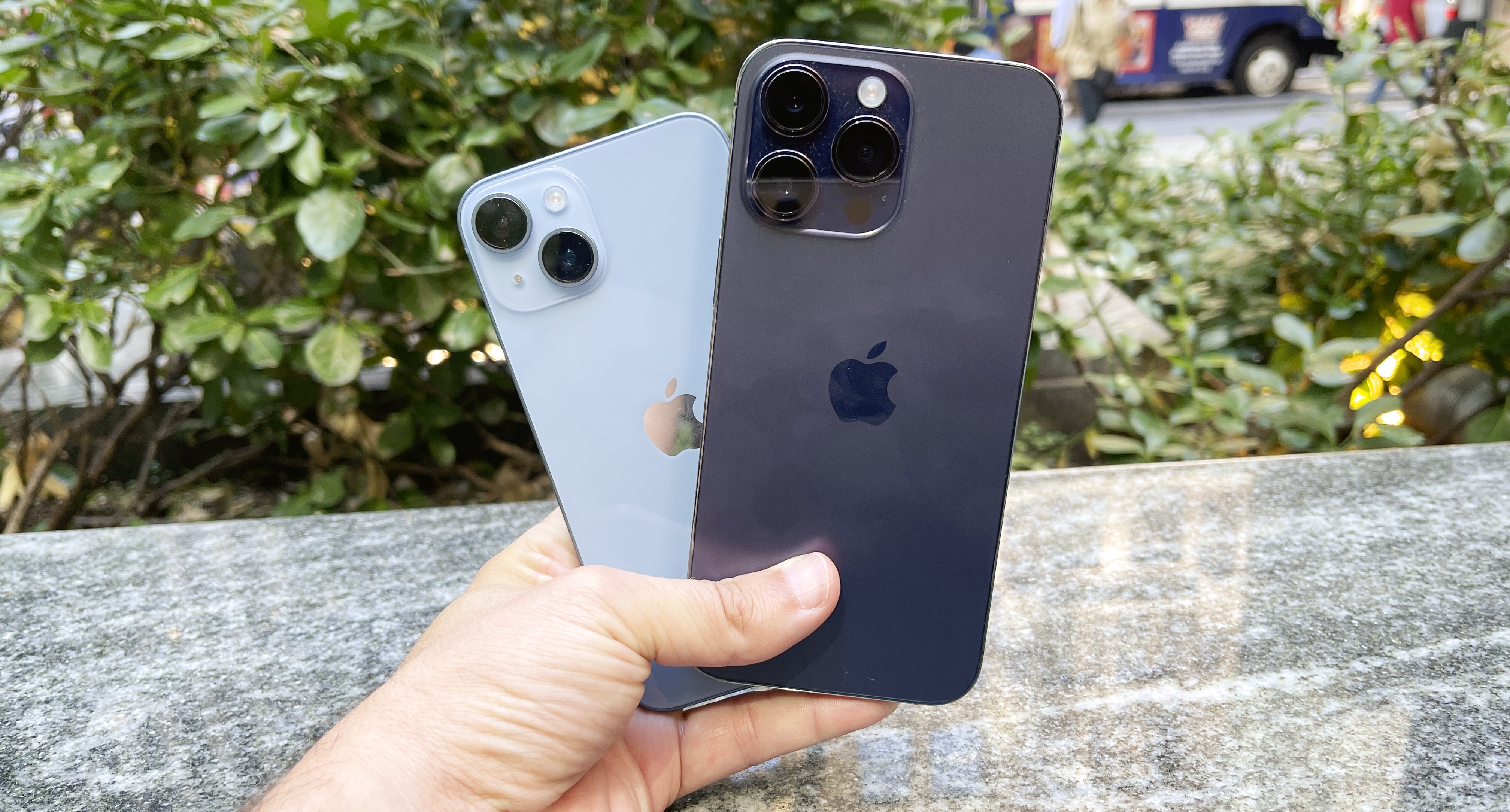 iPhone 14 vs iPhone 14 Pro Max back cameras
