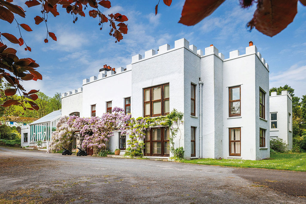 Houses for sale with impressive gardens: The Hall, Angle