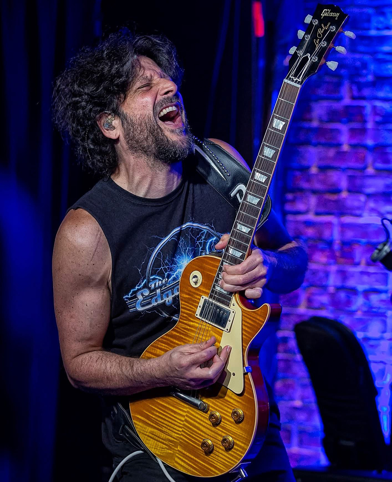 Doug Rappoport wields a Les Paul onstage