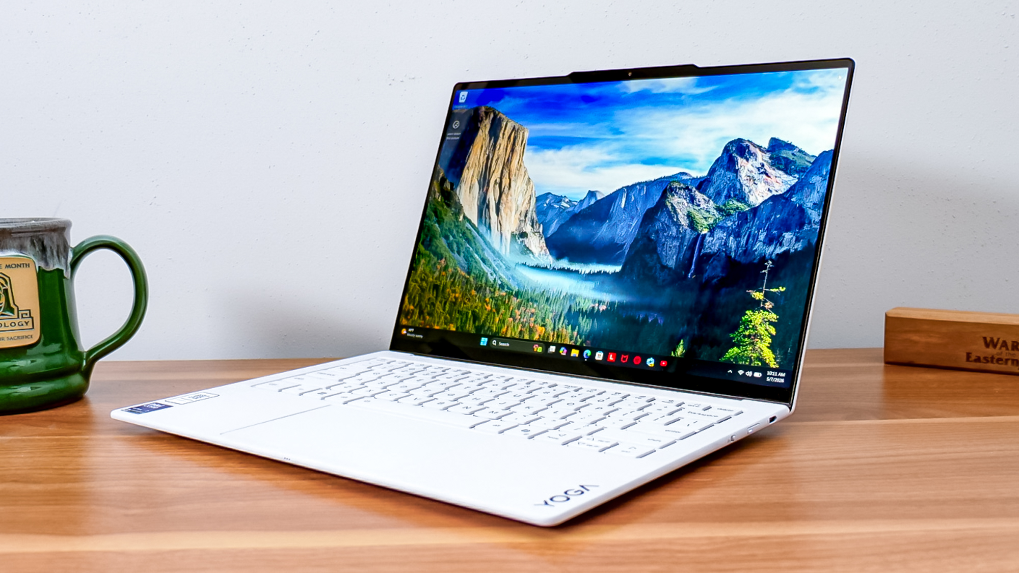 Lenovo Yoga Slim 7i Ultra Aura Edition laptop