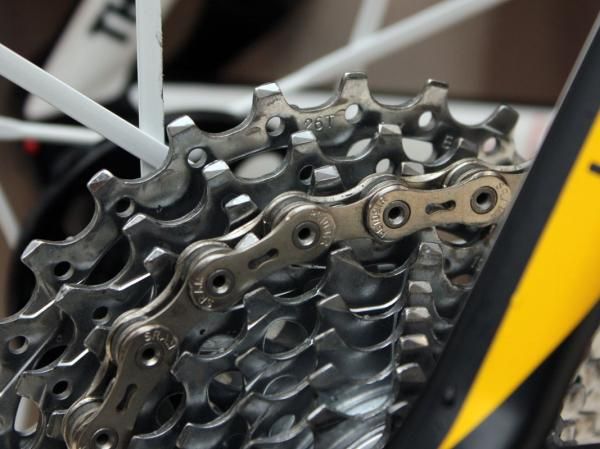SRAM's new PC-1091R chain features more aggressive chamfering for quieter running.