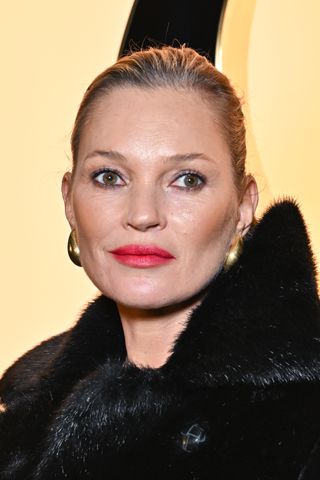 gray hair - kate moss