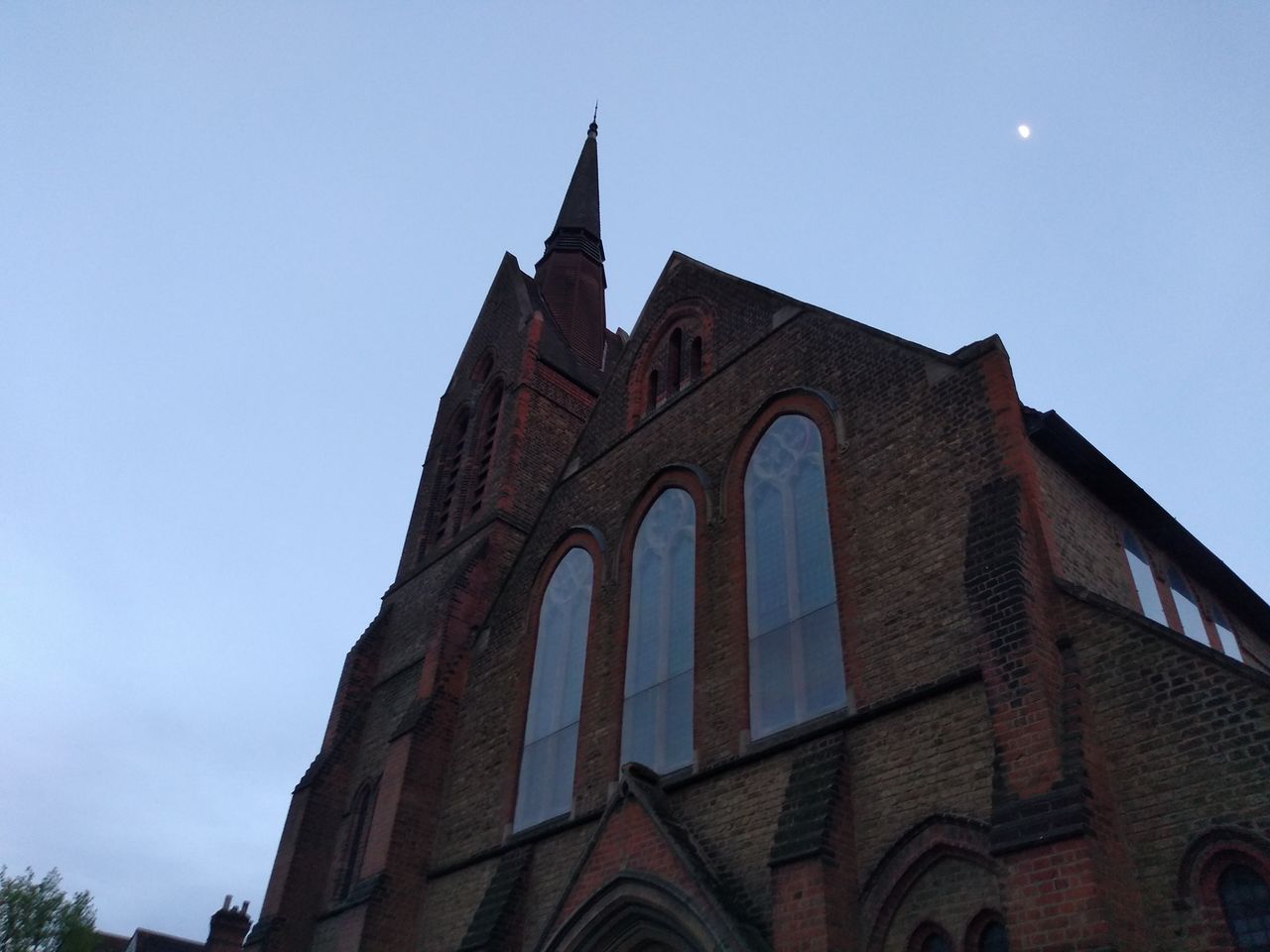 At dusk you see some image quality break-up, but it really isn&rsquo;t too bad for an affordable phone.