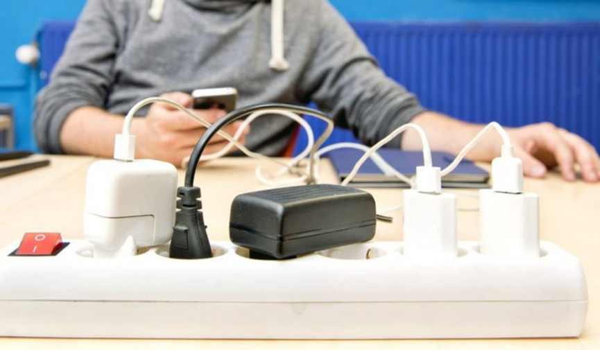8-smartphone-battery-myths-busted-6-1556727161-VCt7-column-width-inline