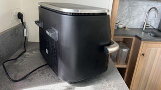 side view of air fryer