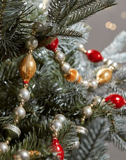 Kelly Hoppen's Christmas masterclass – 6 tips for decking the halls ...