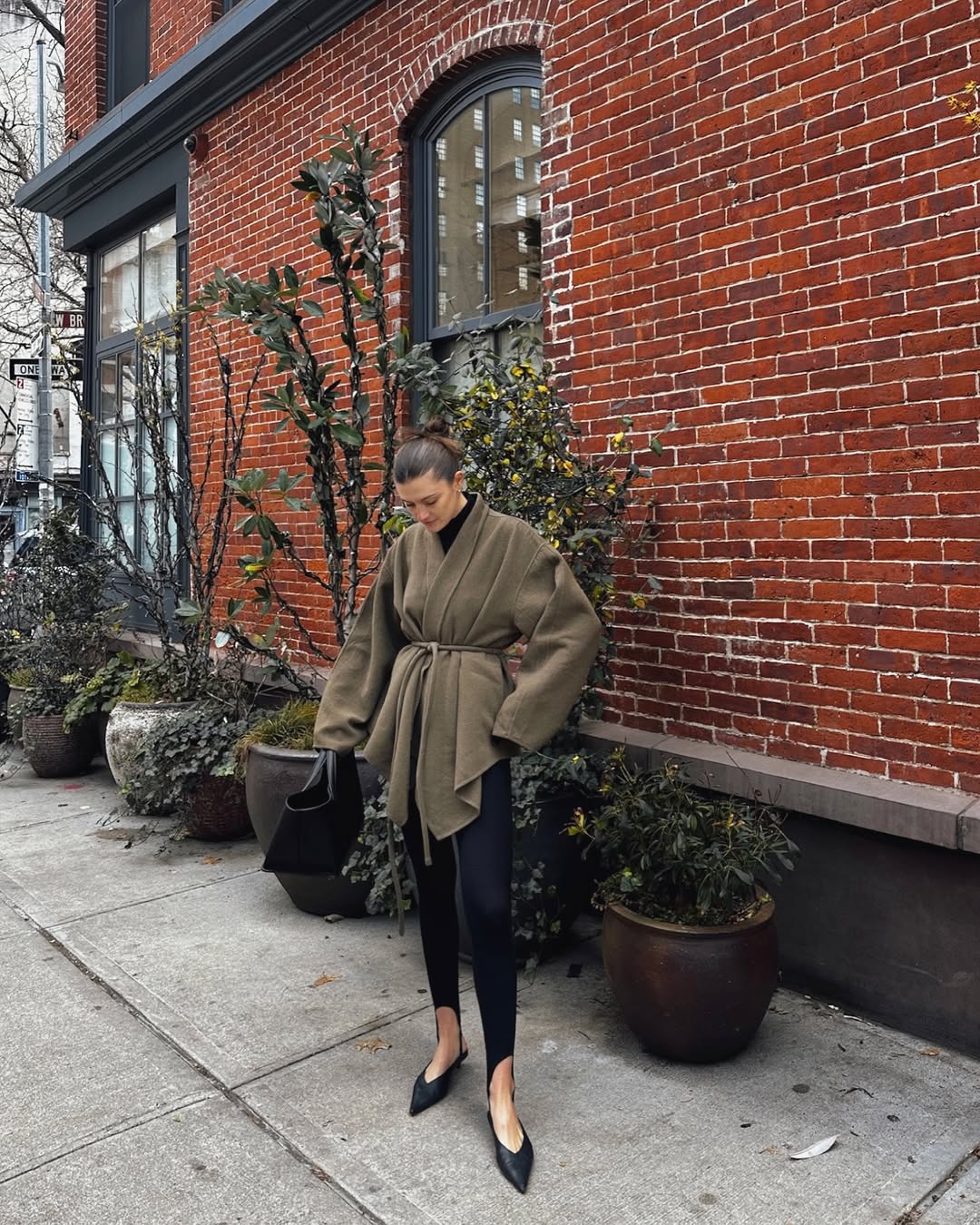 Coco Schiffer wearing the Leset Rio Stirrup Leggings
