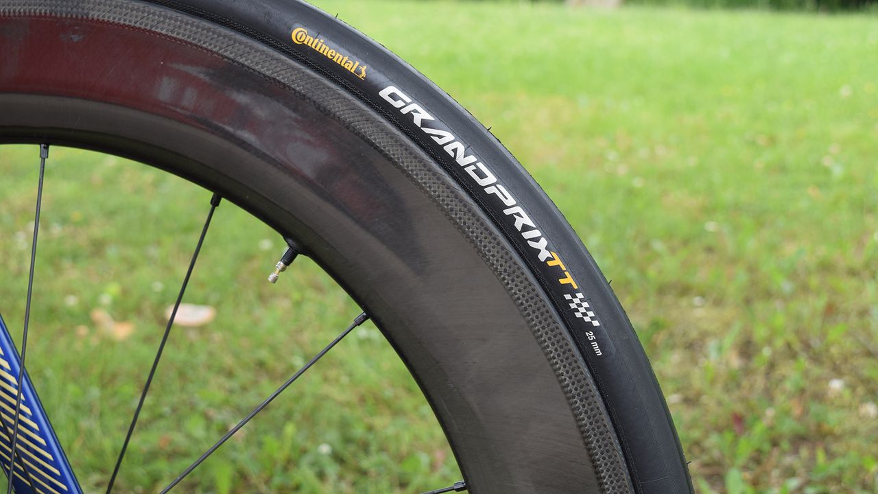 Bahrain-Merida pair the Fulcrum wheels with 25mm Continental Grand Prix TT tyres