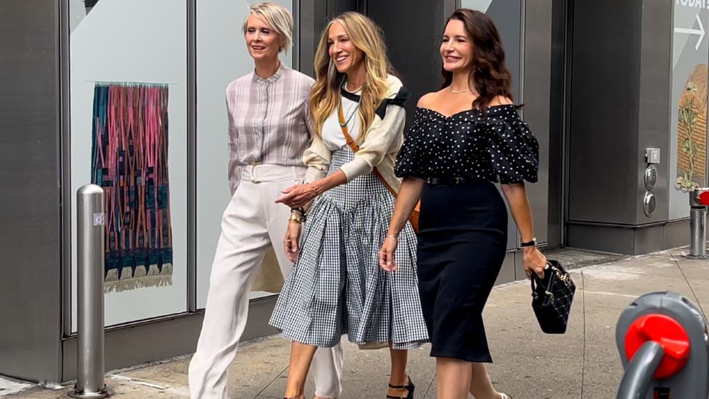 Sarah Jessica Parker Shares Loved Up Photo From The Satc Set Woman And Home 