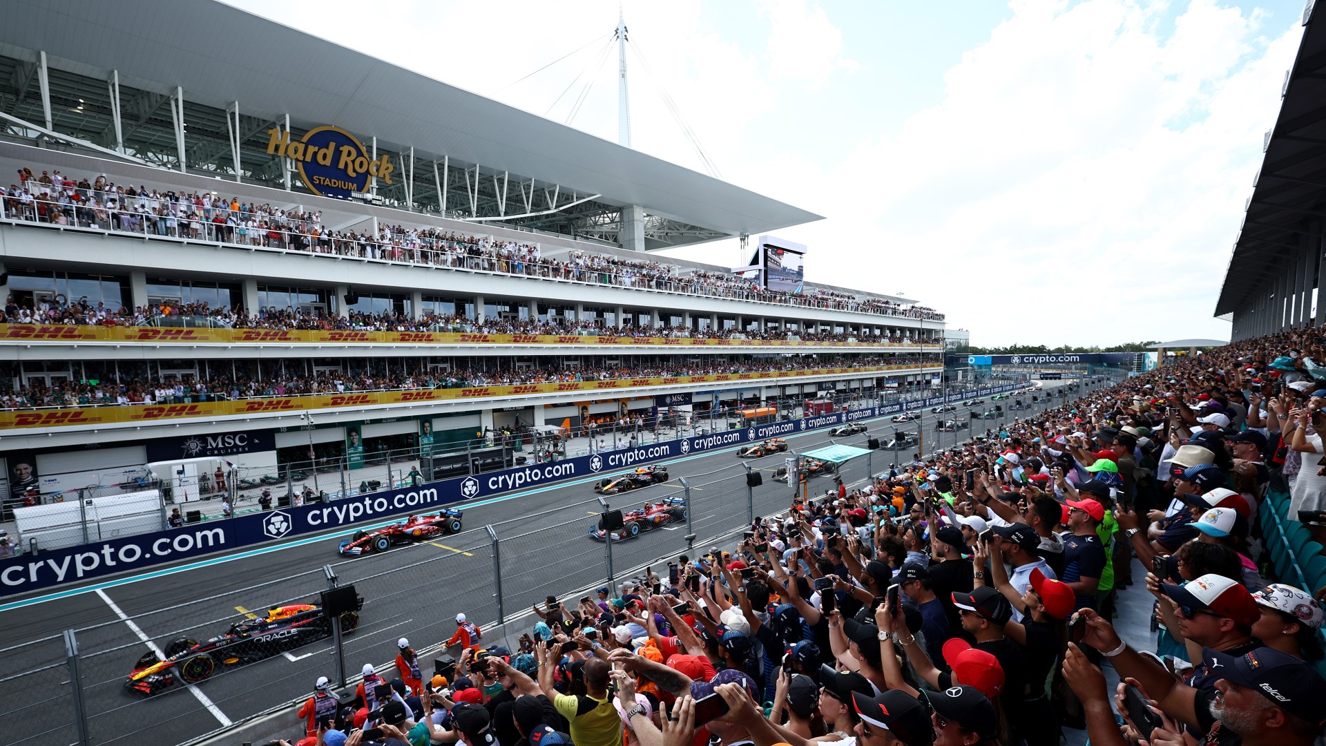 Max Verstappen of the Netherlands driving the (1) Oracle Red Bull Racing RB20 leads the field off the line at the start during the F1 Grand Prix of Miami