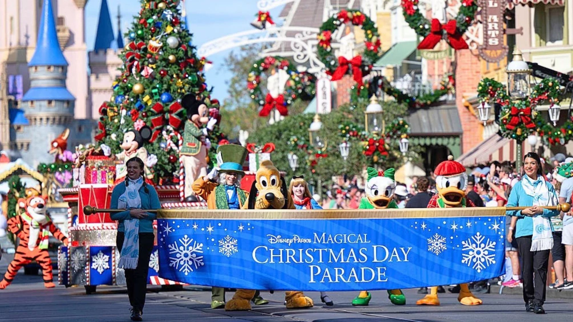 40TH ANNIVERSARY DISNEY PARKS MAGICAL CHRISTMAS DAY PARADE