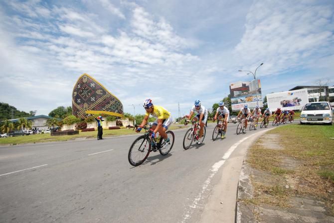 Tabriz lead the peloton