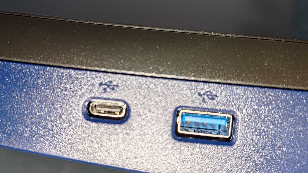 USB ports on Alienware AW3426DW