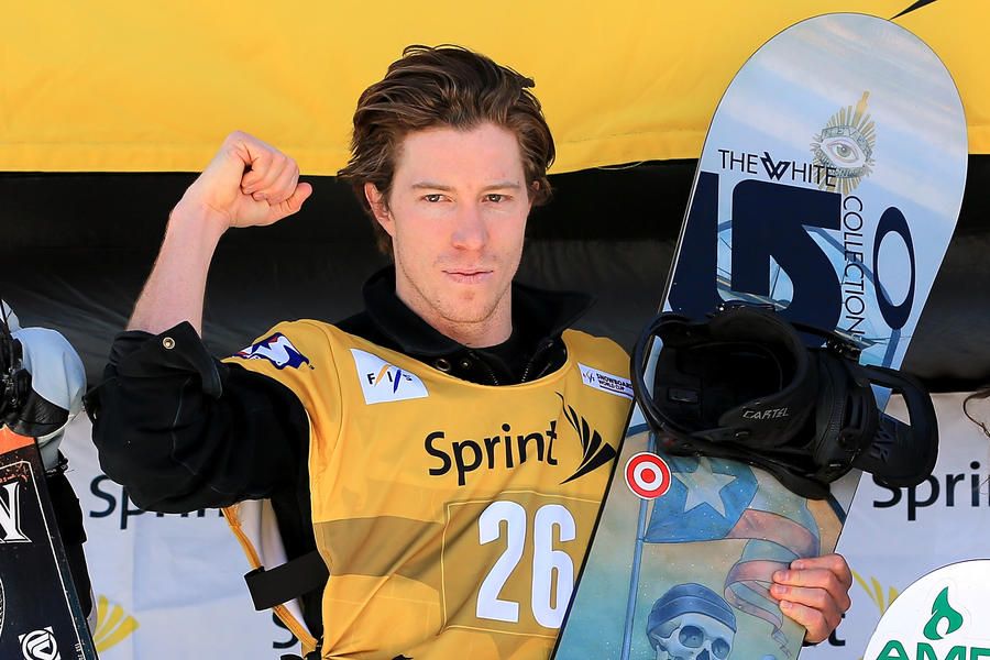 Shaun White crashes high-school prom