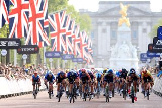 Charlotte Kool (dsm) wins stage 3 and the overall title at RideLondon Classique