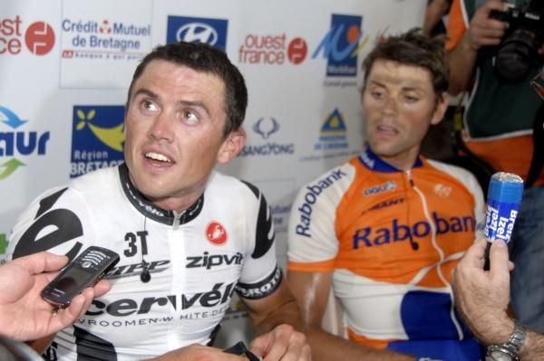 Race winner Simon Gerrans (Cerv&eacute;lo TestTeam) and Paul Martens (Rabobank).