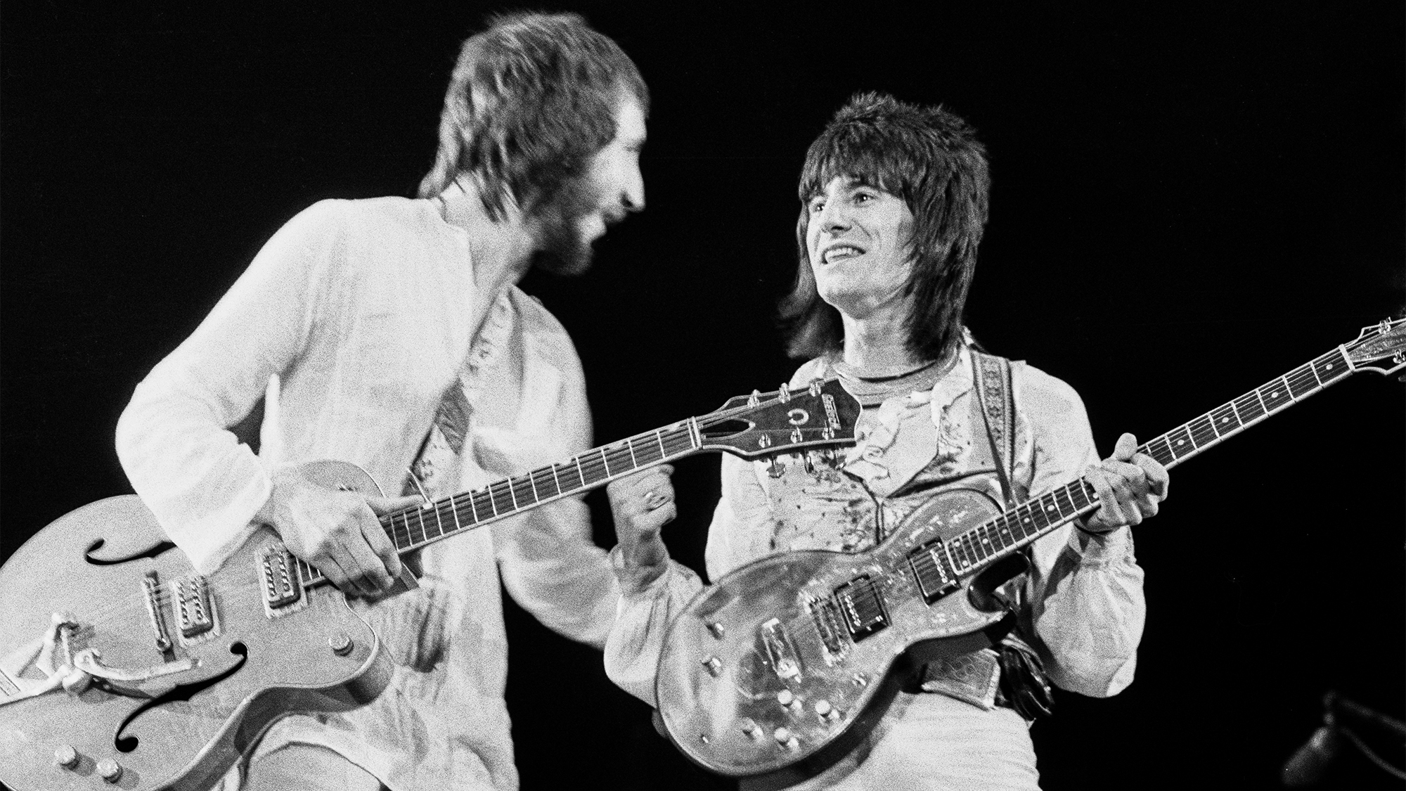 English guitarists Pete Townshend (left) and Ronnie Wood appear in Eric Clapton&#039;s Rainbow Concert at the Rainbow Theatre, London, 13th January 1973. Townshend is playing a Gretsch 6120 Chet Atkins and Wood is playing a Zemaitis electric guitar.