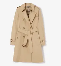 Mid-length Kensington Heritage Trench Coat in Honey (£1790.00), $2,490.00| Burberry