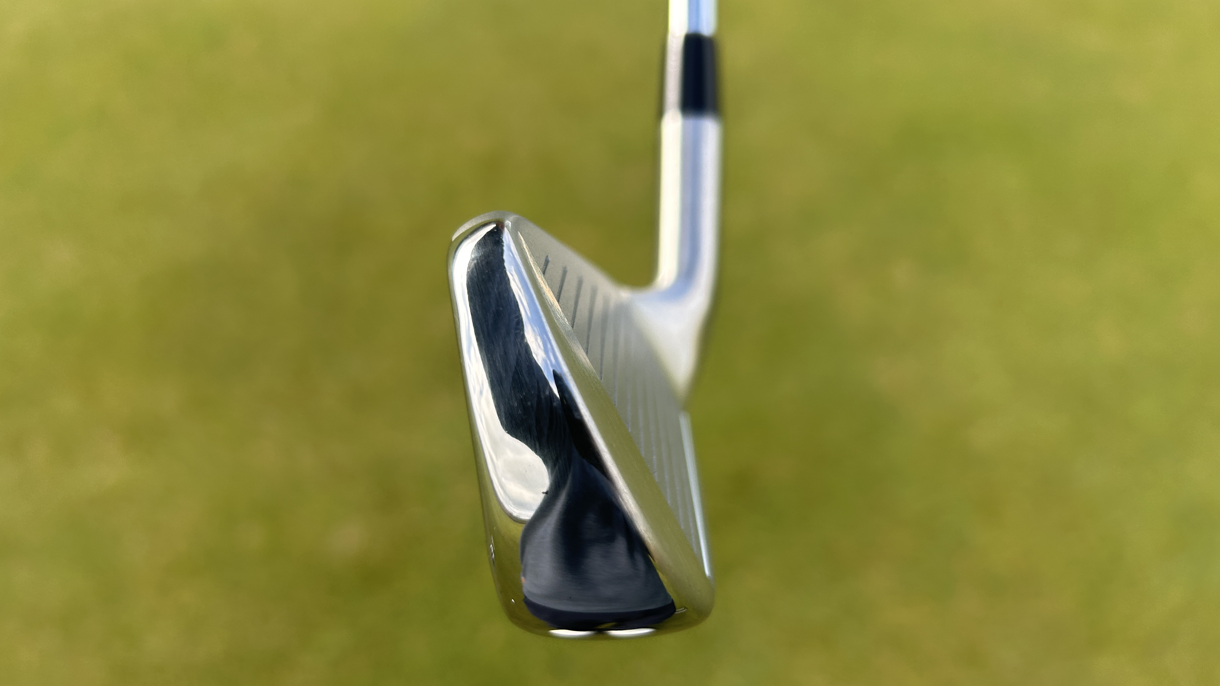 Photo of the Tour Edge Hot Launch Max Iron