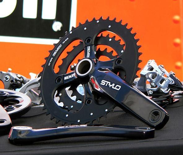 The workhorse Stylo 3.3 gets new forged 7050 aluminum arms for a reported 10% increase in stiffness.