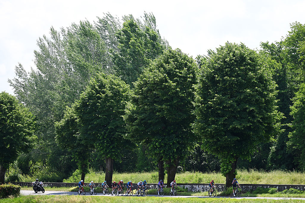 CHIAVARI, ITALY - MAY 20: A general view of the peloton passing through a landscape during the 109th Giro d&amp;amp;apos;Italia 2026, Stage 11 a 195km stage from Porcari to Chiavari / #UCIWT / on May 20, 2026 in Chiavari, Italy. (Photo by Dario Belingheri/Getty Image)