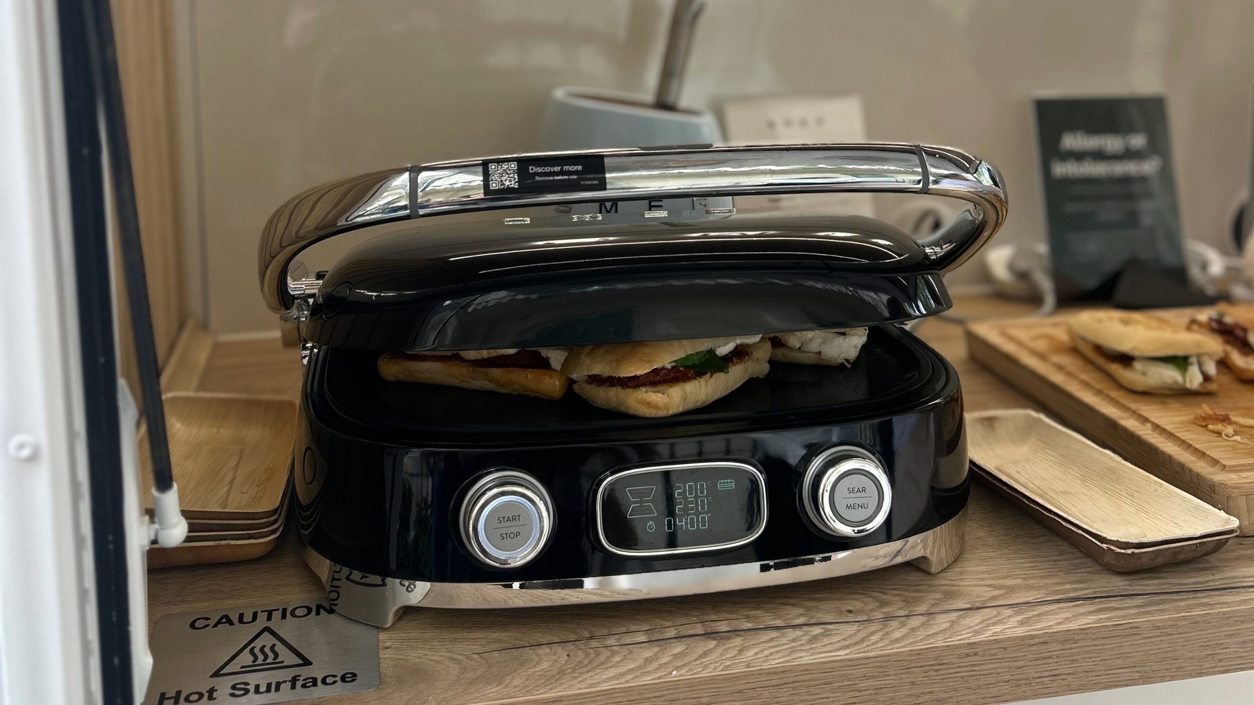 The Smeg MultiGrill in person 