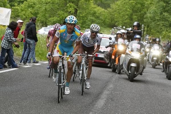 Alexander Vinokourov (Astana) chases