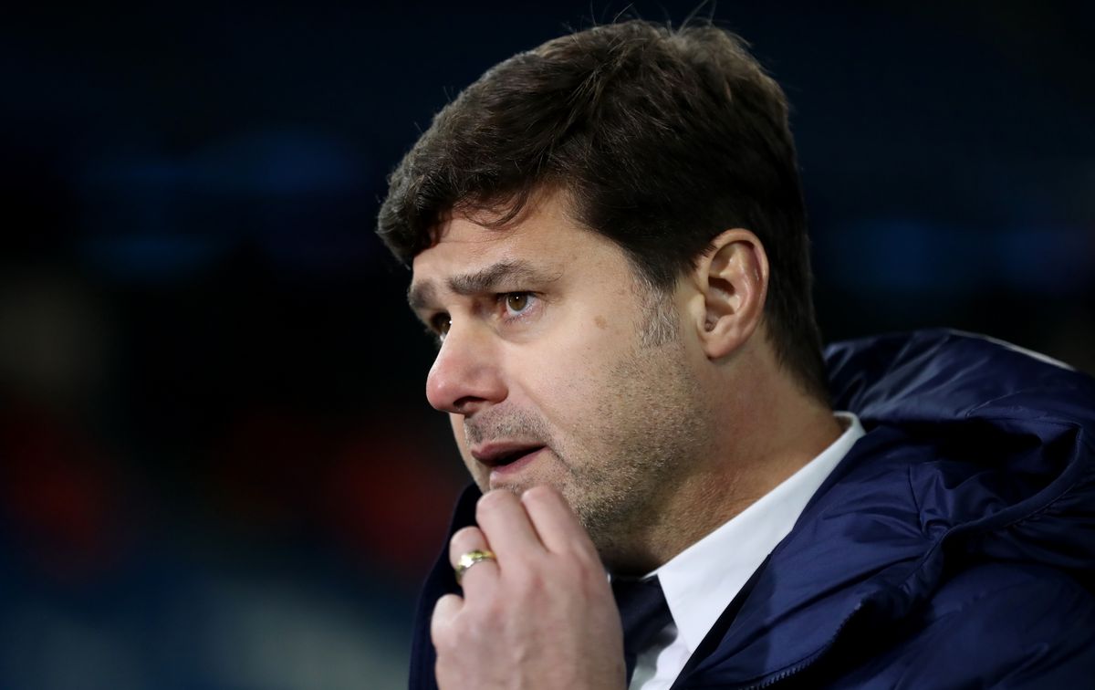 PSG head coach Mauricio Pochettino scratching his chin