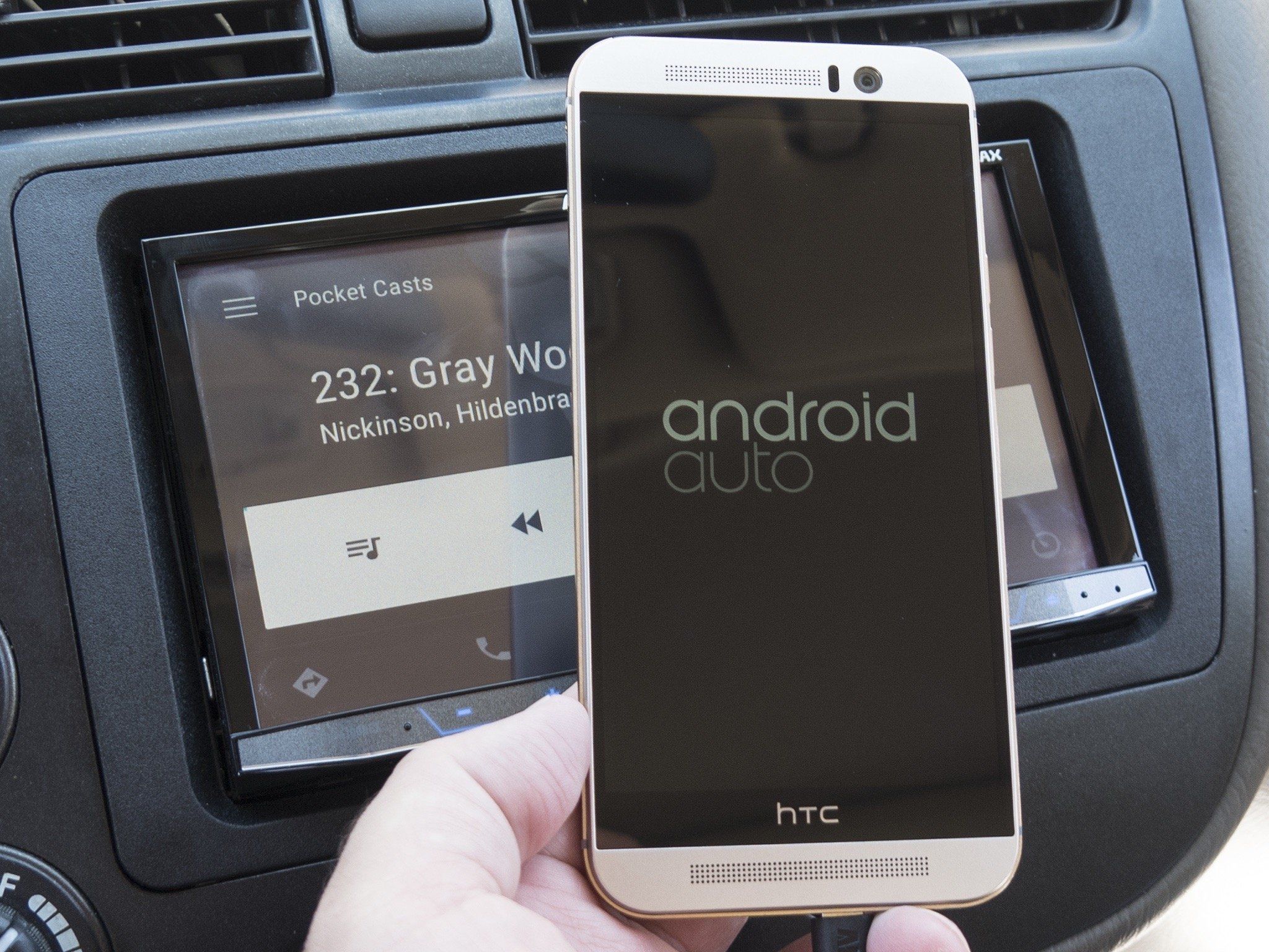 Our favorite anti-slip car mats for your phone | Android Central