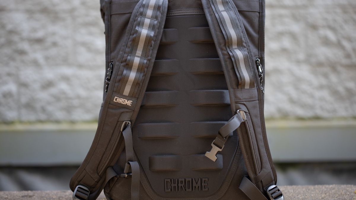 Chrome Industries Bravo 3.0 back padding