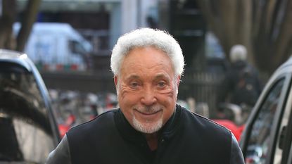 LONDON, ENGLAND - JANUARY 04: Sir Tom Jones arrives at KISS Breakfast Studios to promote the new series of 'The Voice' on January 04, 2019 in London, England. (Photo by Neil Mockford/GC Images)