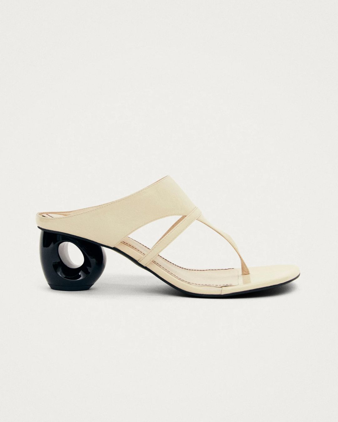Dystaria Onix White Leather Sandals