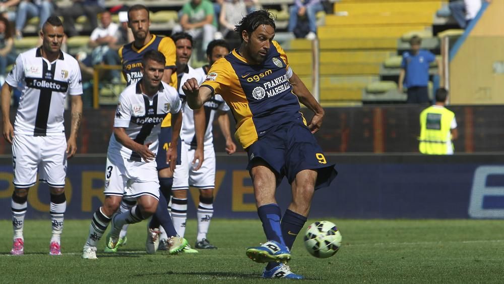 Toni on track for Hellas Verona's maiden golden boot | FourFourTwo