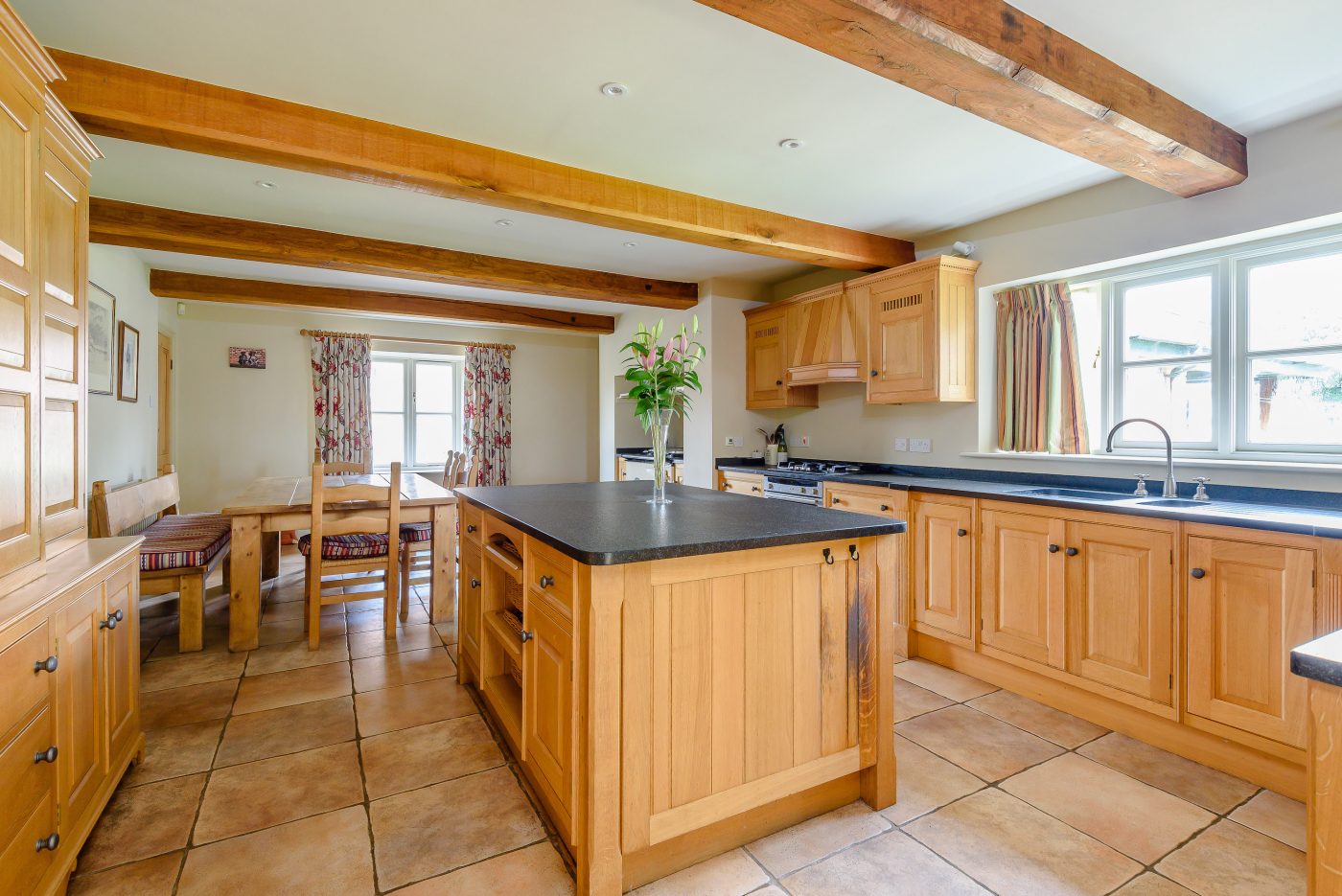 Crumleigh-Heath-Farm-kitchen-e1568109273257.jpg