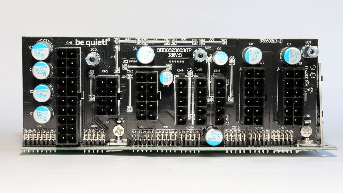 be quiet! Straight Power 11 550W Platinum Modular board front