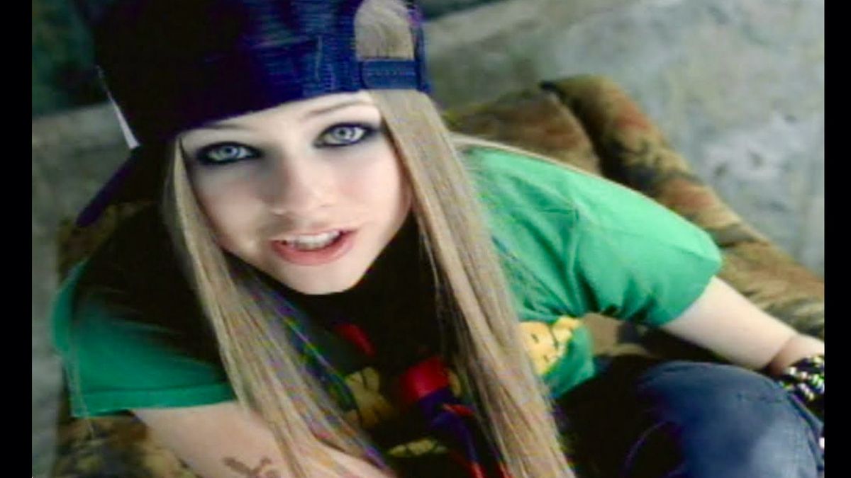 Avril Lavigne thinks it is worth taking a chance on love