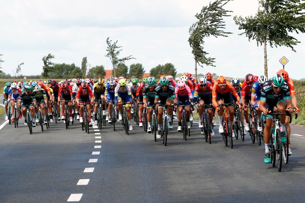 The crosswinds made for a hard stage 2 at the Binckbank Tour