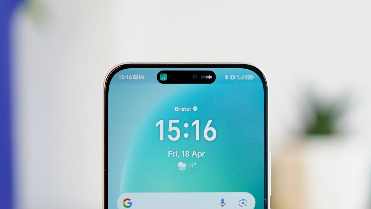 Review images of the Honor 400 Lite