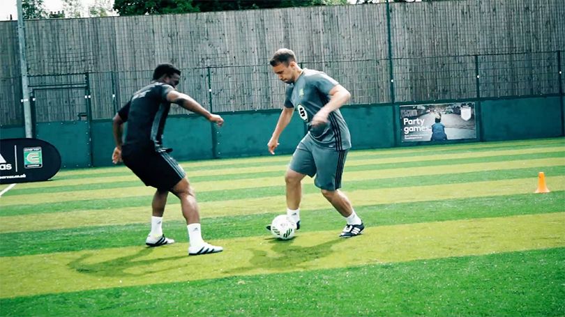 VIDEO: Pre-season training for football: 1v1 drills | FourFourTwo