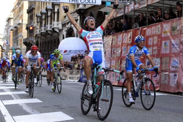 Fabio Felline (Androni Giocattoli -Venezuela) takes the win