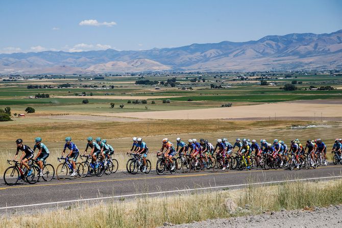 The peloton hits the KOM climb during stage 1 of the 2019 Tour of Utah