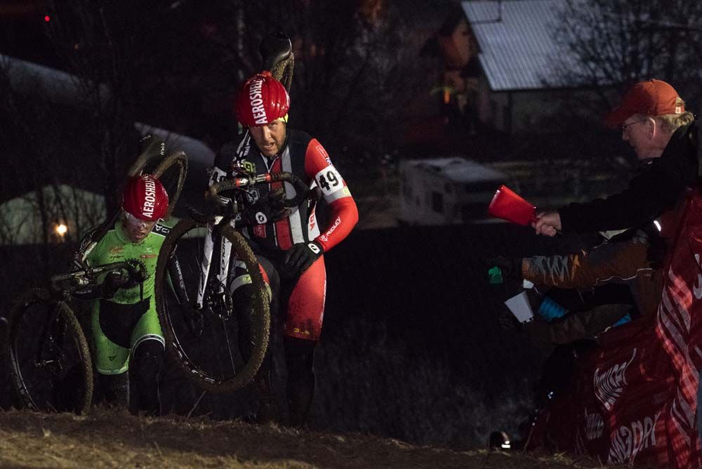 Jake Wells (Stan'S Notubes) on the run-up