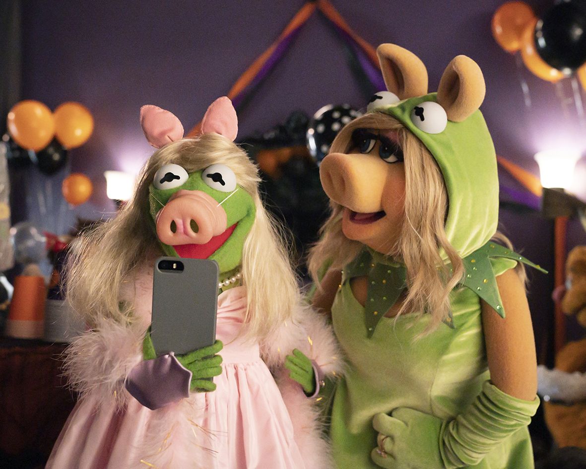 &#039;Muppets Haunted Mansion&#039; sees Kermit and Miss Piggy cross dress as each other. But will their disguises fool anyone?