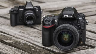 Nikon D800 DSLR vs mirrorless
